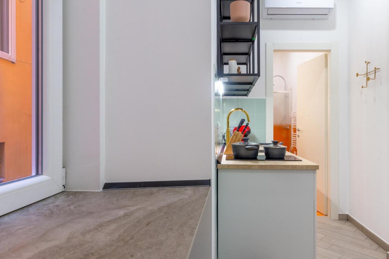 Lovely And Tiny Pied-A-Terre In The City Center Trieste Bagian luar foto